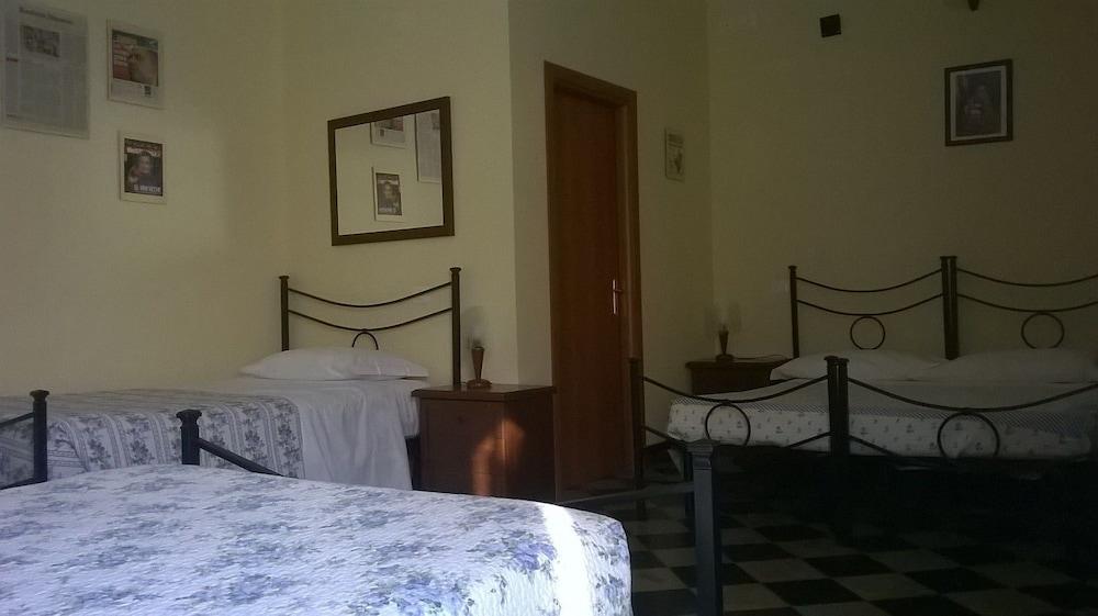 Camere Del Re ตาร์กวิเนีย ภายนอก รูปภาพ