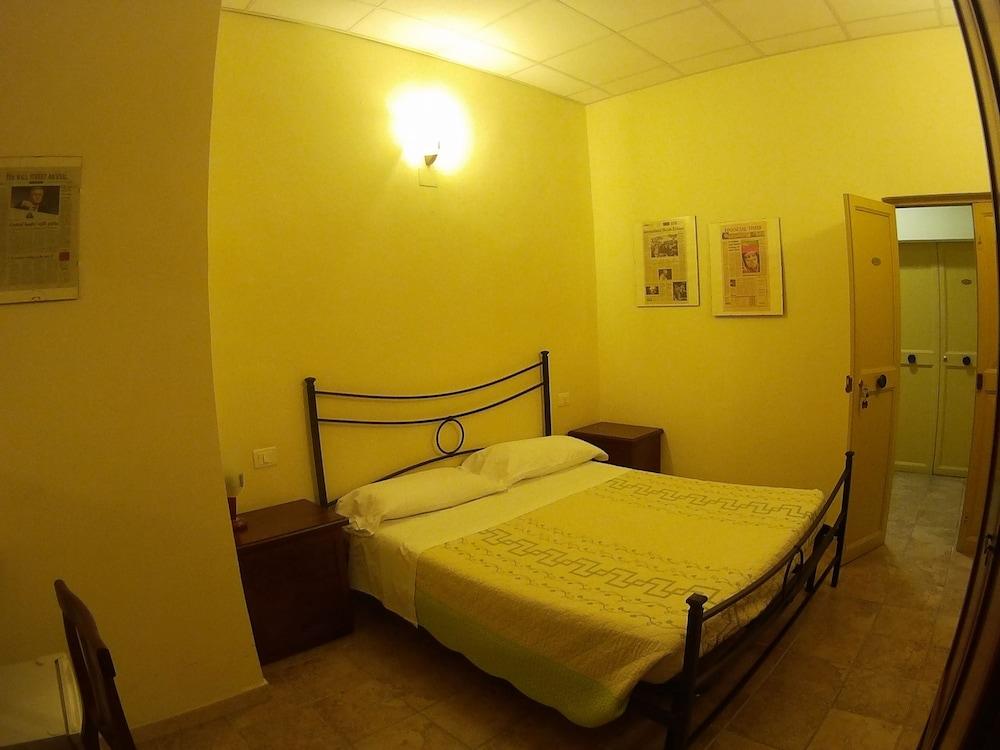 Camere Del Re ตาร์กวิเนีย ภายนอก รูปภาพ