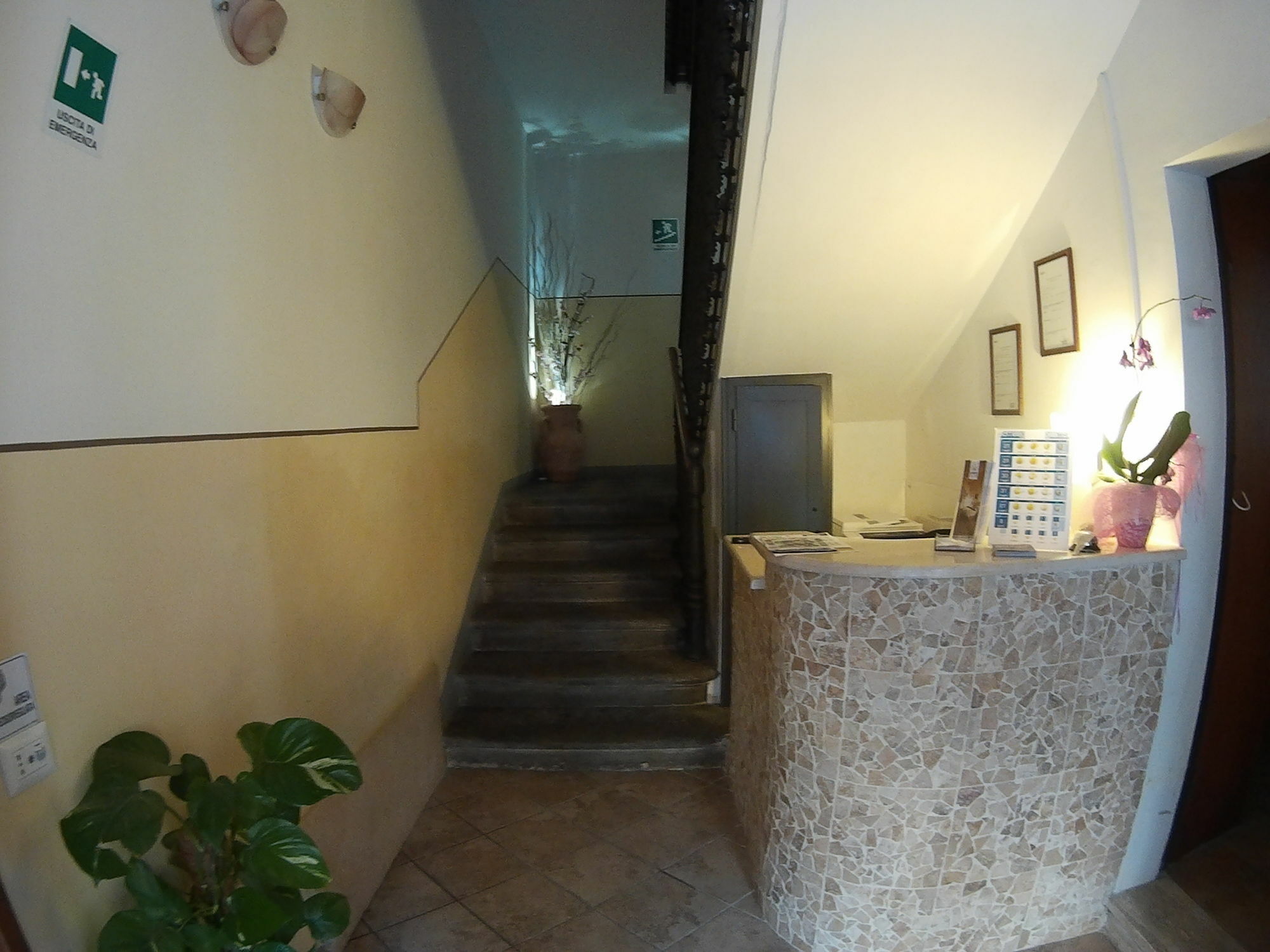 Camere Del Re ตาร์กวิเนีย ภายนอก รูปภาพ